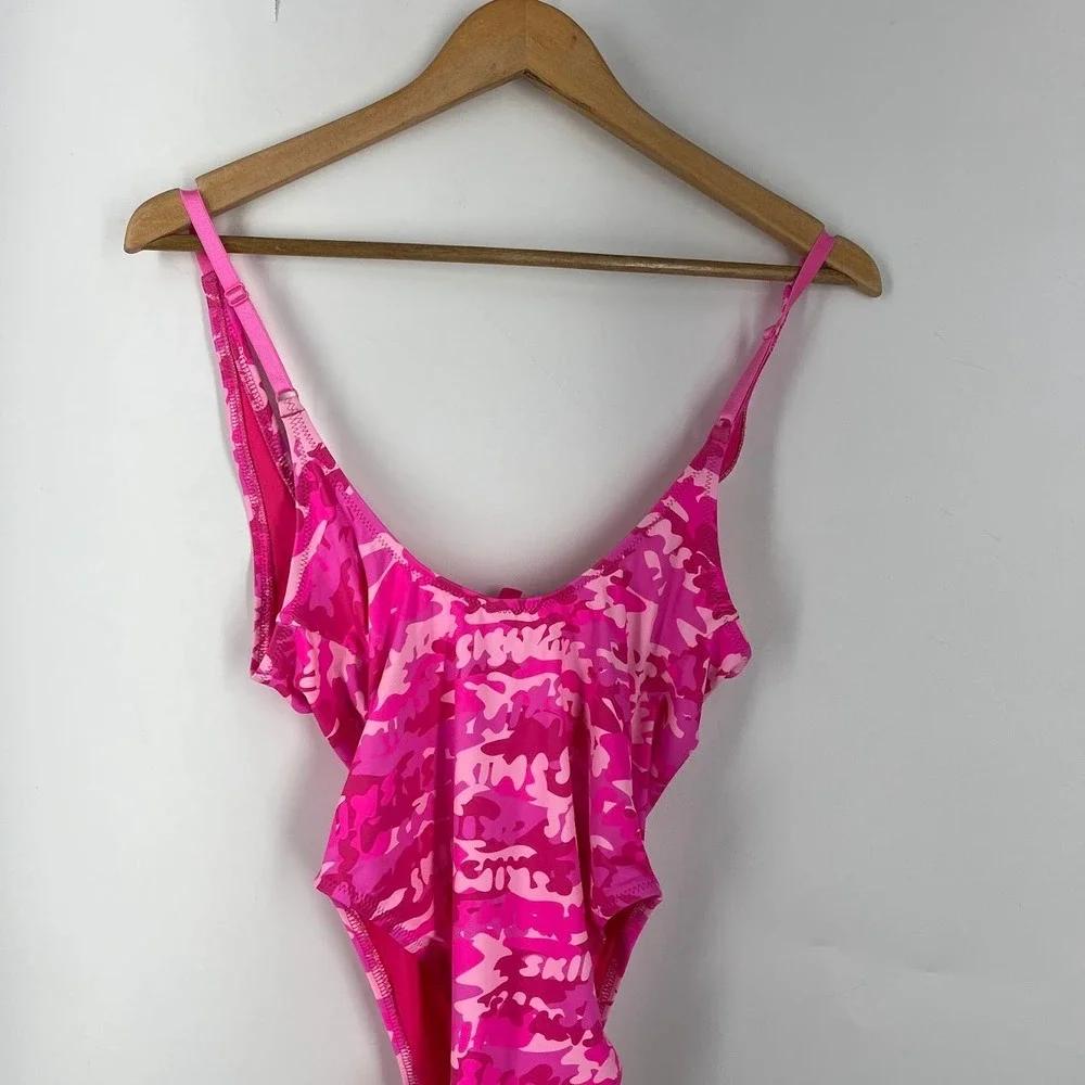 SKIMS Recycled Swim Scoop Neck One Piece Pink Camo Swimsuit Women's M NWT
